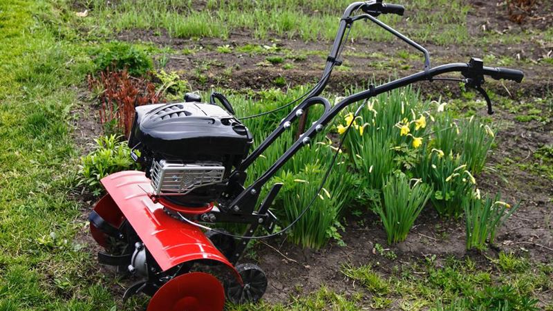 Comprehensive Guide to the Advantages of Choosing a Compact Garden Tiller