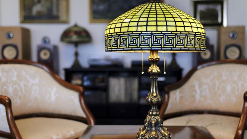 Enhancing Your Living Room Decor with Strategic Table Lamp Placement and Styles