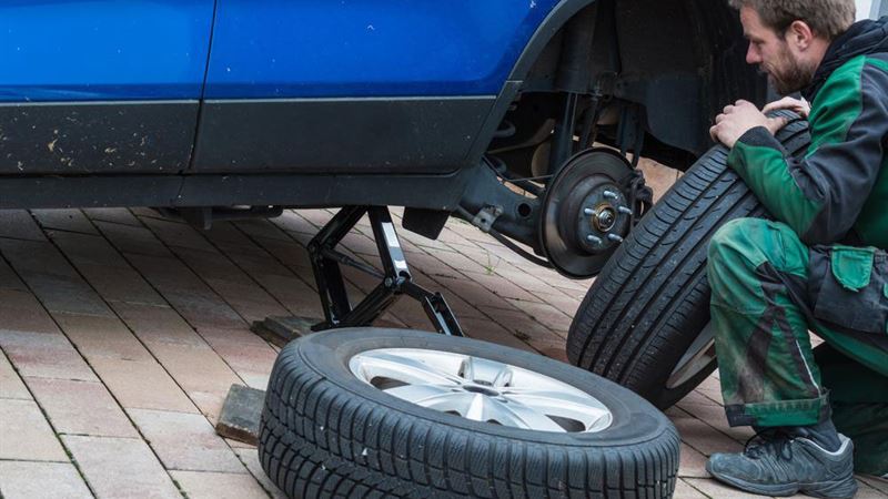 Advantages of Purchasing Car Tires from Large Retail Chains: Cost Savings and Convenience