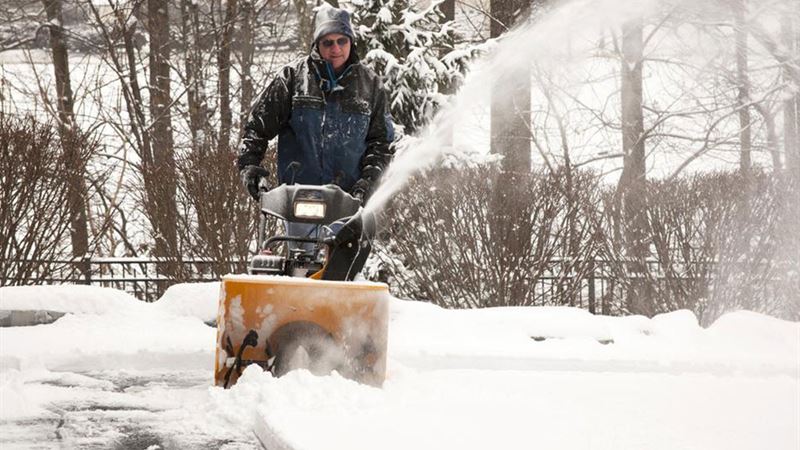 Ultimate Guide to Choosing and Using Snow Blowers for Winter Efficiency