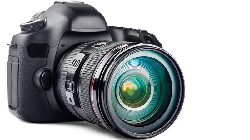 A Comprehensive Journey Through the Evolution of Cameras and Photography