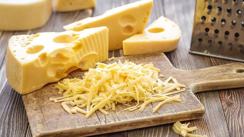 Top 4 Human Foods That Are Safe and Healthy for Cats