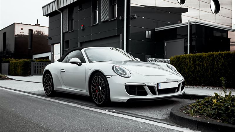 Comprehensive Guide to Luxury Sports Cars: Facts, Features, and Buying Tips