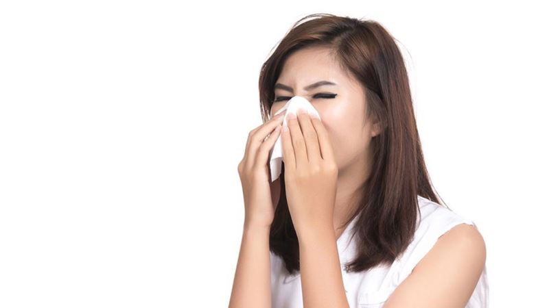 Essential Guide to Recognizing Early Signs and Effective Treatments for Cold and Flu