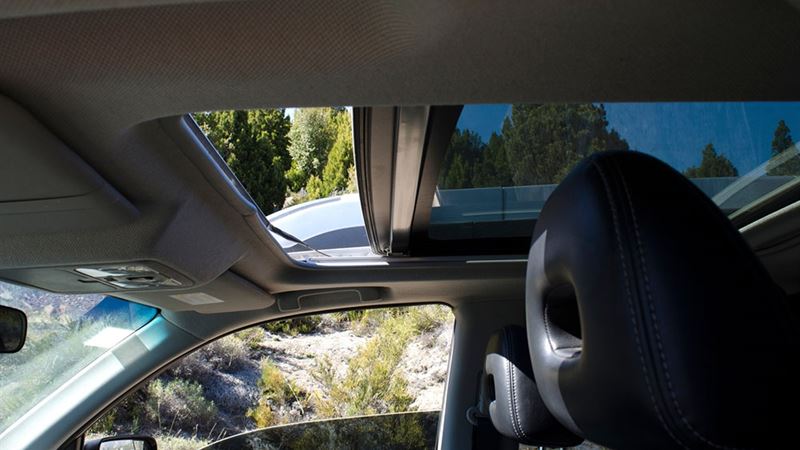 Top 10 Vehicles Equipped with Sunroofs and Panoramic Roofs: An In-Depth Guide
