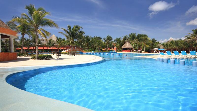 Comprehensive Guide to Choosing the Best Pool Construction Contractor