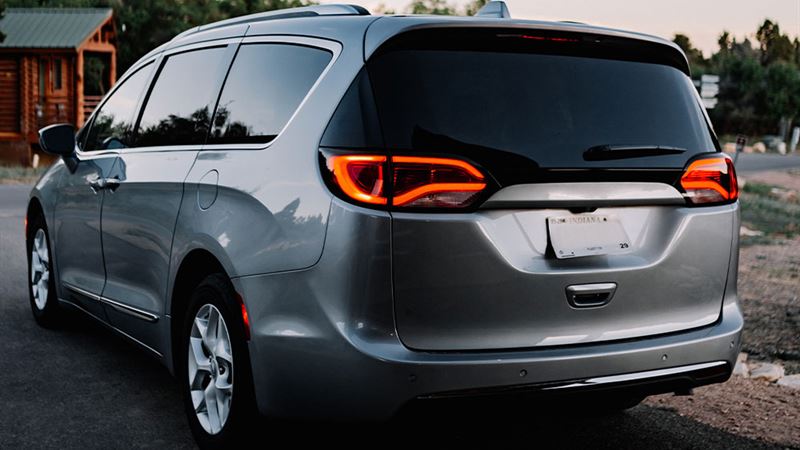 Comprehensive Review of the Chrysler Pacifica Hybrid: Features, Performance, and Safety