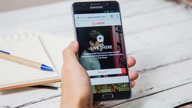 Why Samsung Smartphones Continue to Dominate the Mobile Market: An In-Depth Analysis