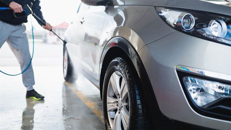 Comprehensive Guide to Toyota Camry: Features, Variants, and Pricing