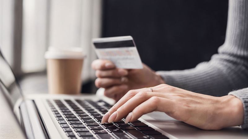 Essential Guide to Securing a Student Credit Card: Tips for Young Borrowers