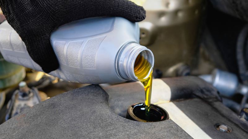 Top 5 Critical Errors to Avoid During Engine Oil Replacement