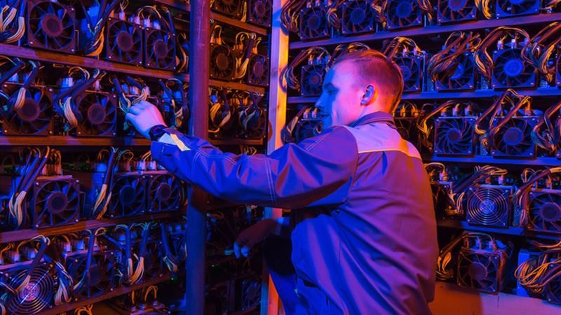 Comprehensive Guide to Top Bitcoin Mining Devices: Key Factors for Selection