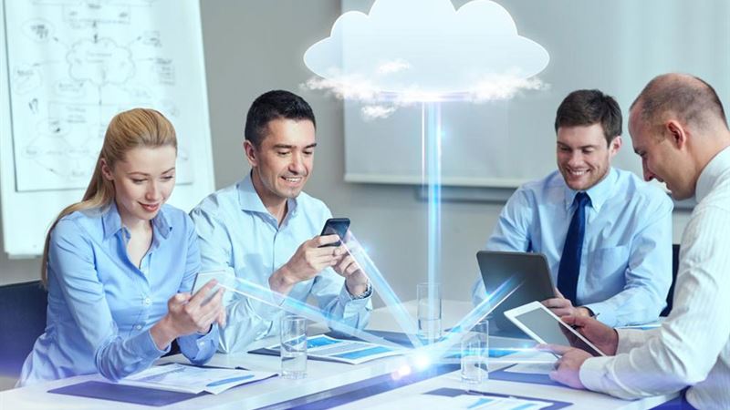 Comprehensive Guide to Hybrid Cloud Computing for Enterprises and Associated Risks
