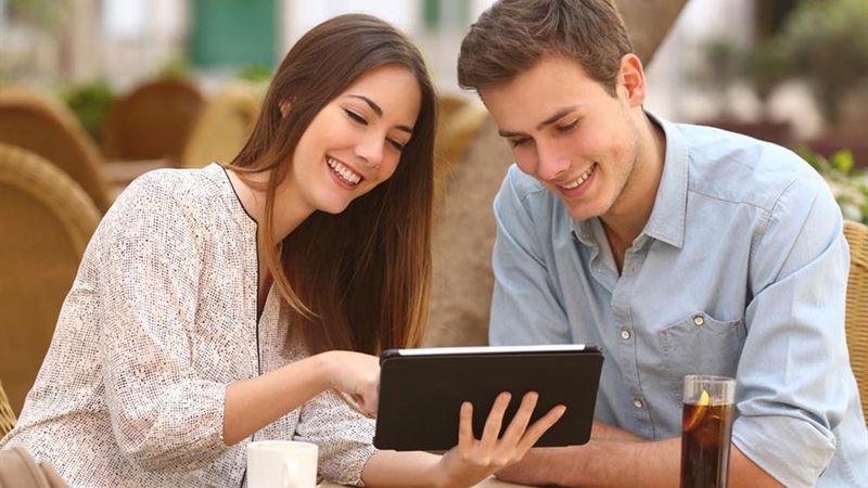 The Crucial Role of the Internet in Shaping Modern Society and Economy