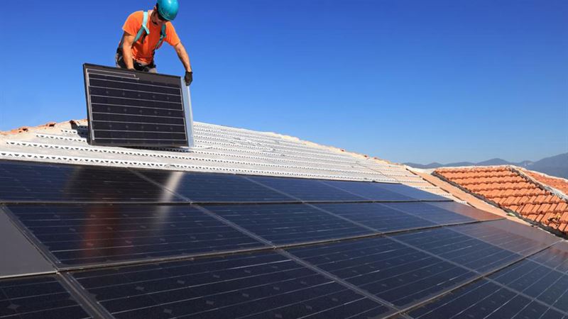 Comprehensive Guide to Solar Panel Technology: Benefits, Drawbacks, and Practical Applications