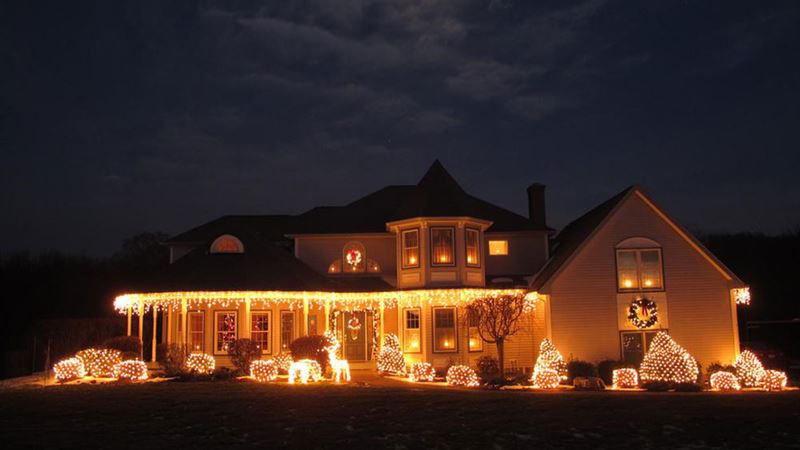 Essential Safety Tips for Using Outdoor Christmas Lights During the Festive Season