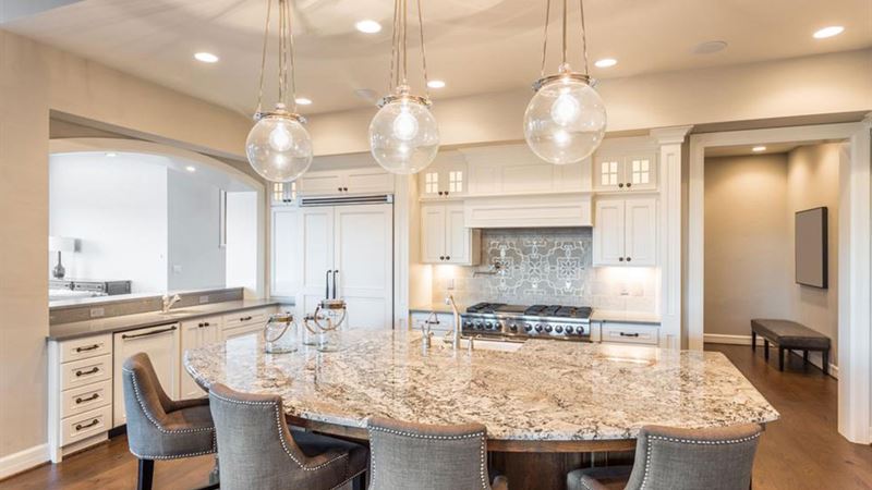 Selecting the Perfect Pendant Lights to Enhance Your Home's Aesthetic and Functionality