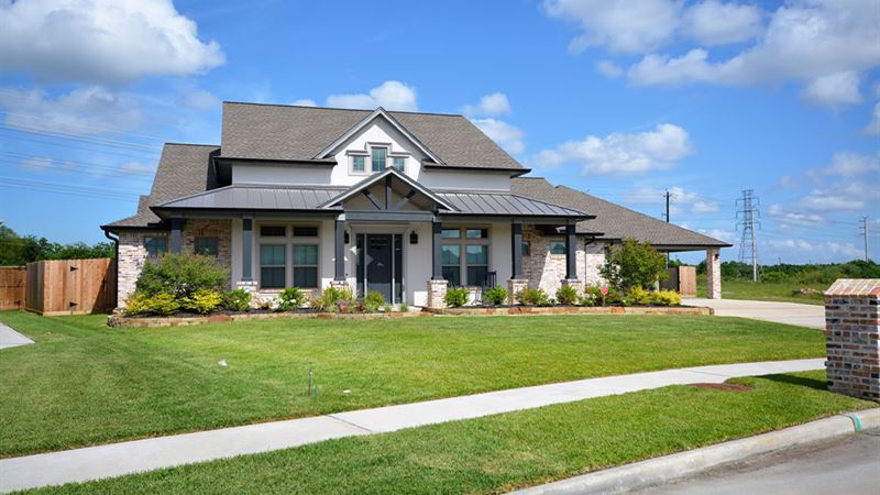 Comprehensive Guide to Creating an Attractive Residential Property Listing