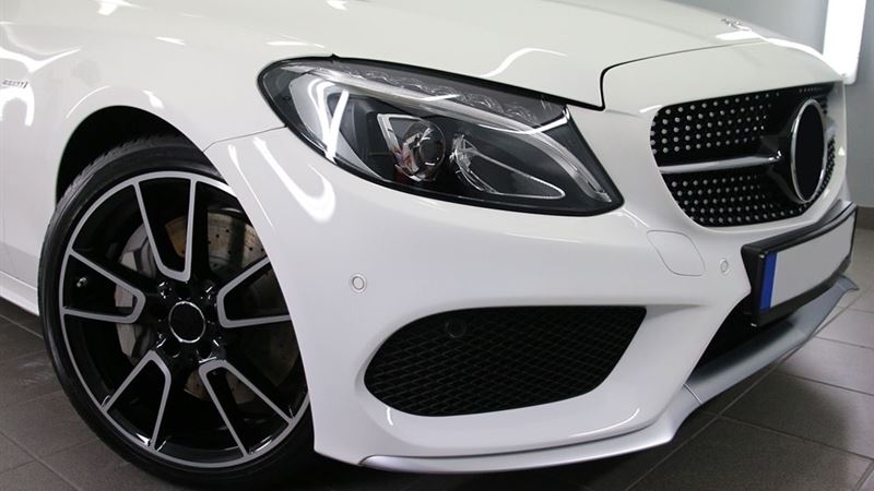 Comprehensive Overview of the Mercedes-Benz C 300: Features, Performance, and Pricing