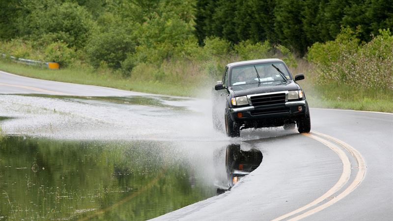 Comprehensive Overview of the Toyota Tacoma: Features, Mechanical Engineering, and Off-Road Capabilities