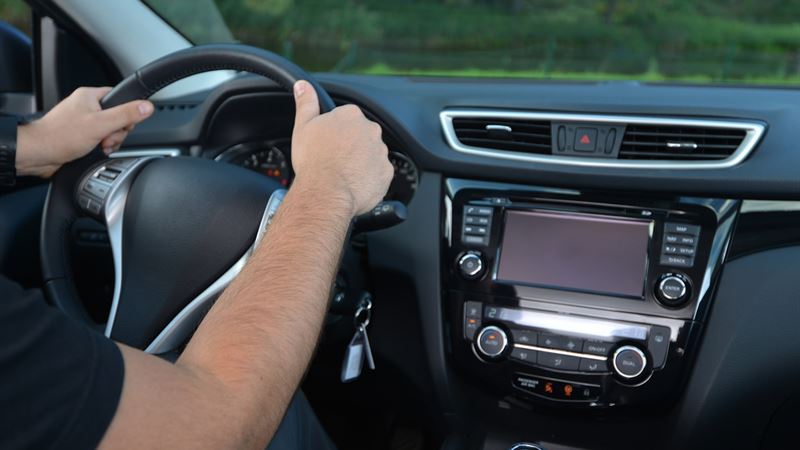 Comprehensive Guide to Modern In-Car Entertainment and Security Technologies