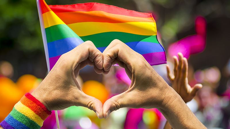 Essential Items to Bring for a Vibrant Pride Parade Experience