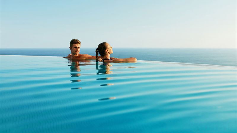 Unforgettable 4 Dream Destinations for Your Special Anniversary Escape