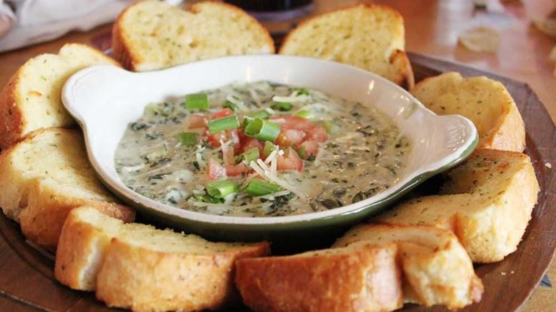 Delicious and Simple Party Dips: Easy Recipes for Every Occasion