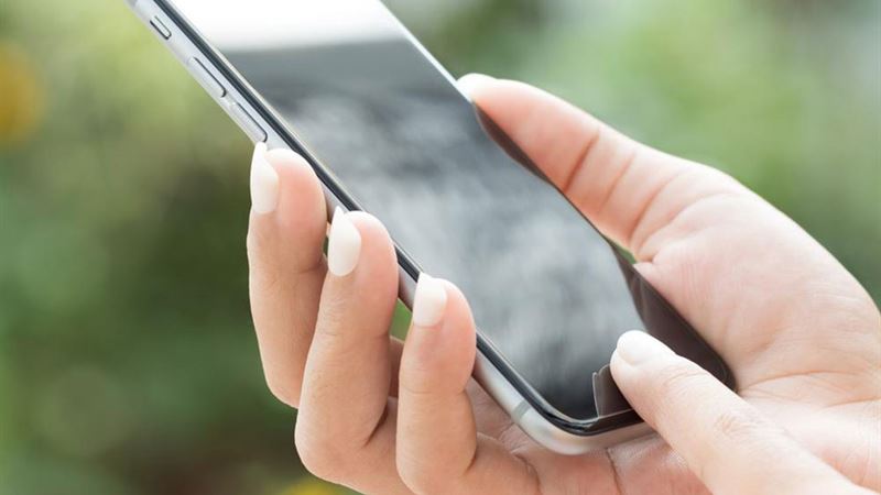 Advantages and Disadvantages of Contract versus No-Contract Smartphone Plans