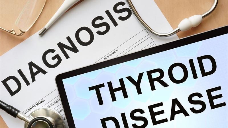 Comprehensive Guide to Thyroid Health: Symptoms, Causes, Natural Strategies, and Side Effects