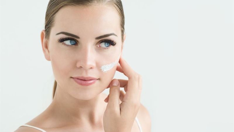 Ultimate Guide to Organic and Natural Moisturizers for Dry Skin Relief