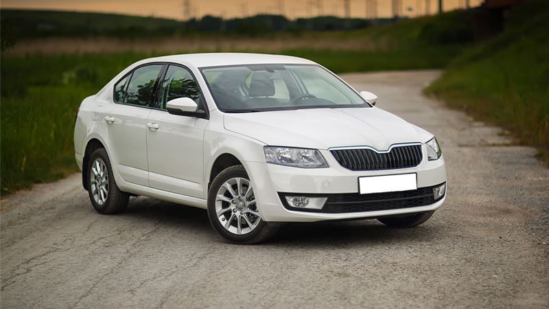 Comprehensive Overview of the Jaguar XE: Features, Performance, and Design Insights