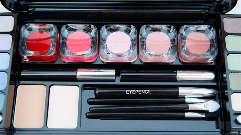 Essential Guidelines for Choosing the Perfect Makeup Products
