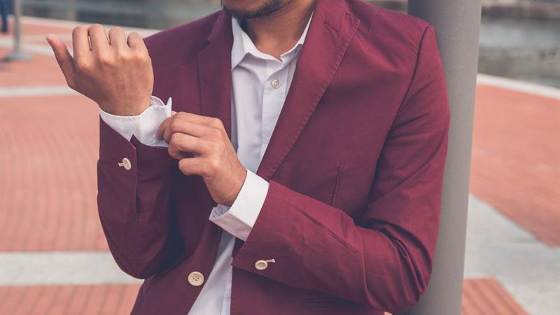 Essential Guide to Choosing the Right Fabric for Your Blazer