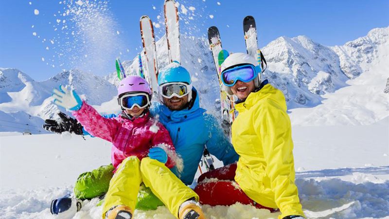Ultimate Family Ski Vacation Planning Guide: Tips, Top Resorts, and Savings Strategies