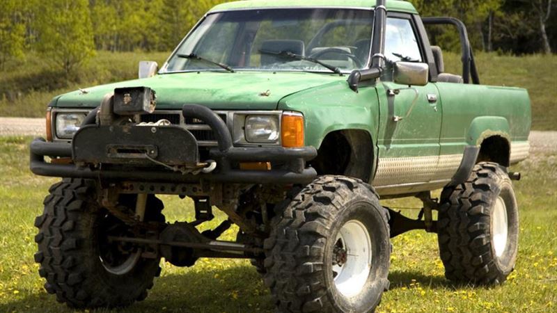 Key Factors that Determine the Resale Value of Trucks and How to Maximize It