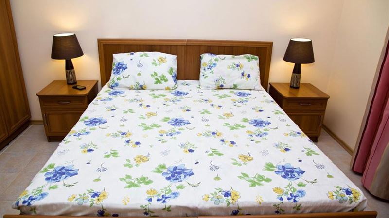 Choosing Between Latex and Spring Mattresses: An In-Depth Comparison
