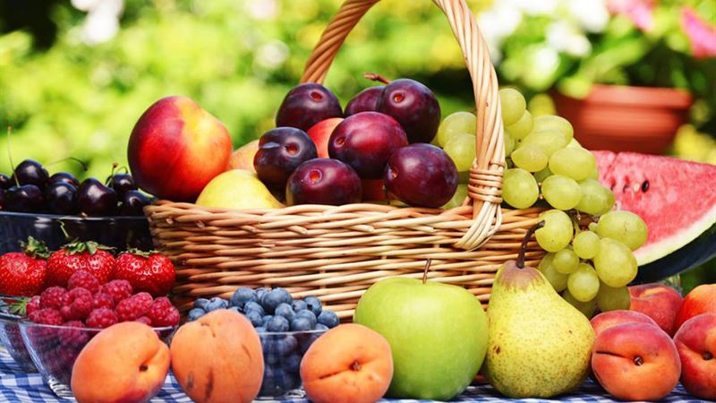 Creative Ideas for Crafting Thoughtful Fruit Gift Baskets for Your Loved Ones