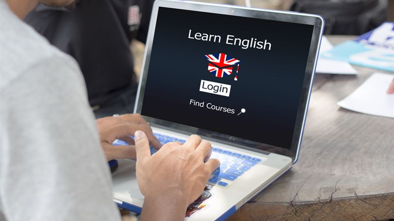 Unlocking the Benefits of Online English Language Courses for Learners