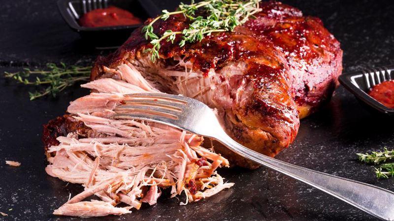 Ultimate Guide to Preparing Succulent Pulled Pork with Delicious Sides