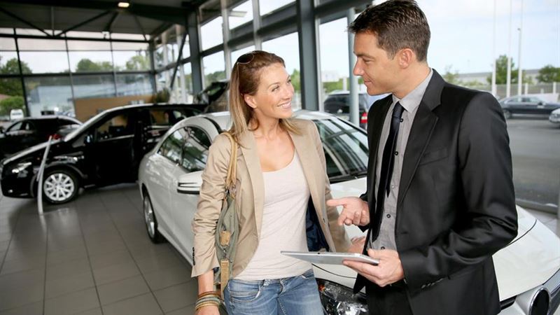 Comprehensive Guide to the Chrysler 300: Features, Evolution, and Insights