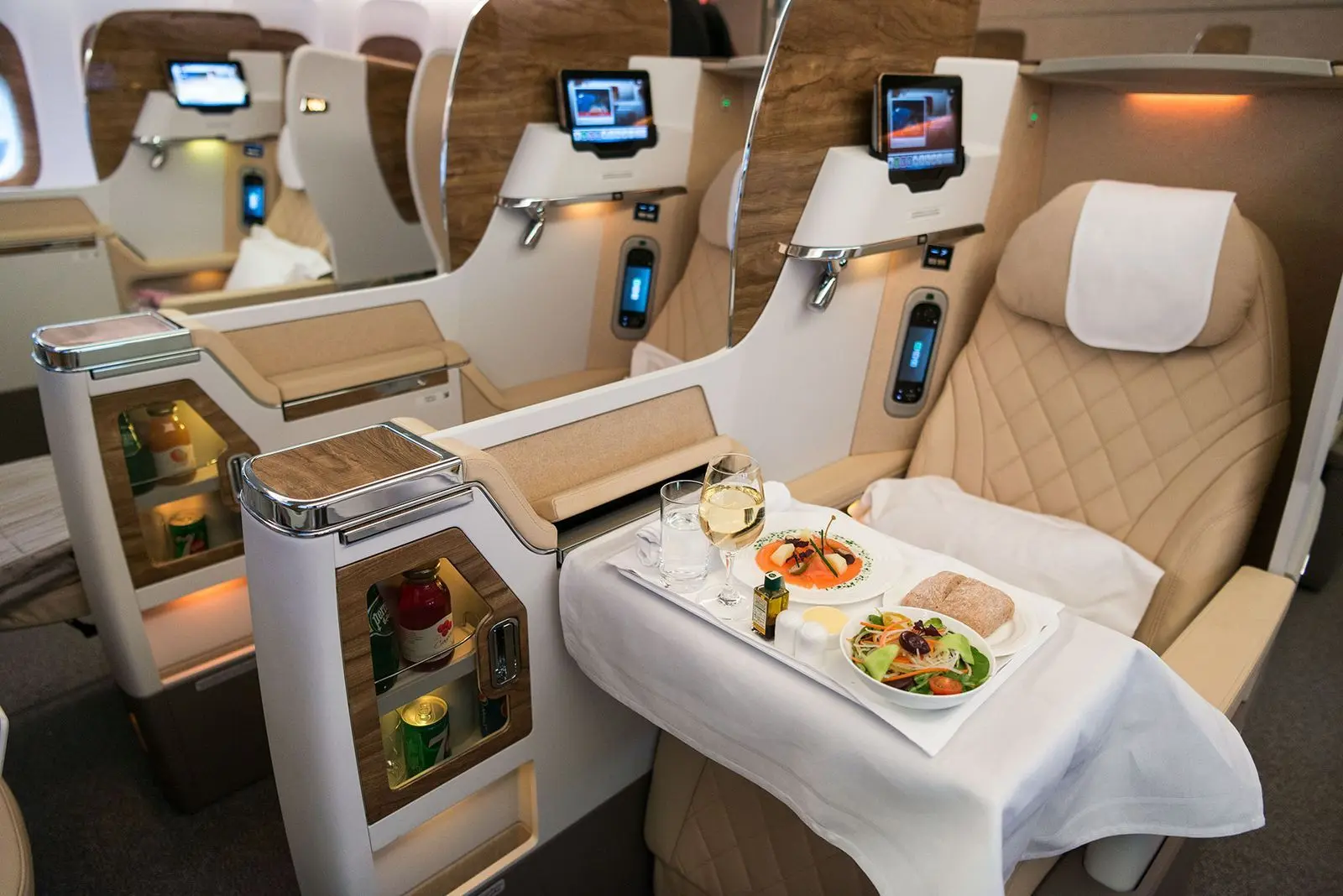 Luxury Business-Class Flight Offers for Elegant and Comfortable Journeys