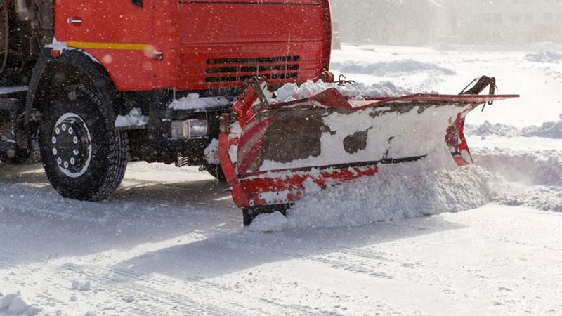 Essential Factors to Consider When Selecting a Snow Plow Attachment for Your Vehicle