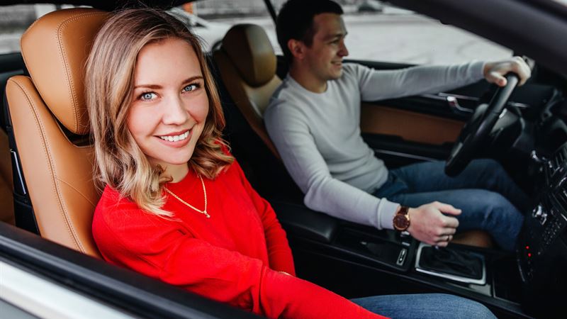 Comprehensive Guide to Midsize Luxury Sedans: Features, Benefits, and Top Models