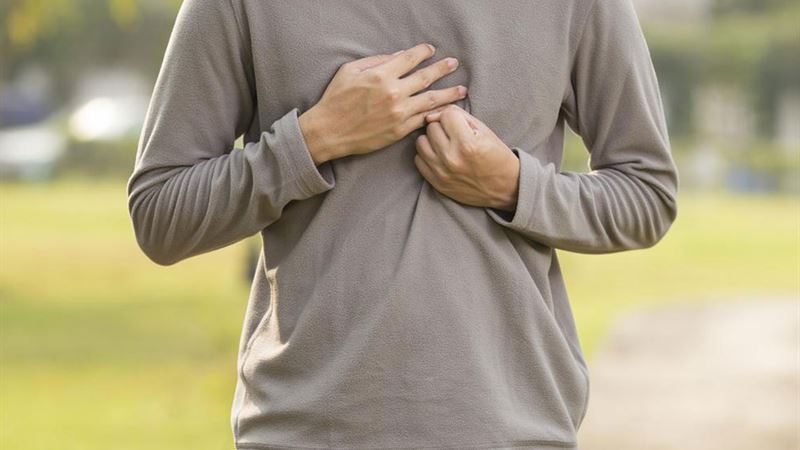 Understanding Chest Pain: Differentiating Heartburn from Heart Attacks and Managing Symptoms
