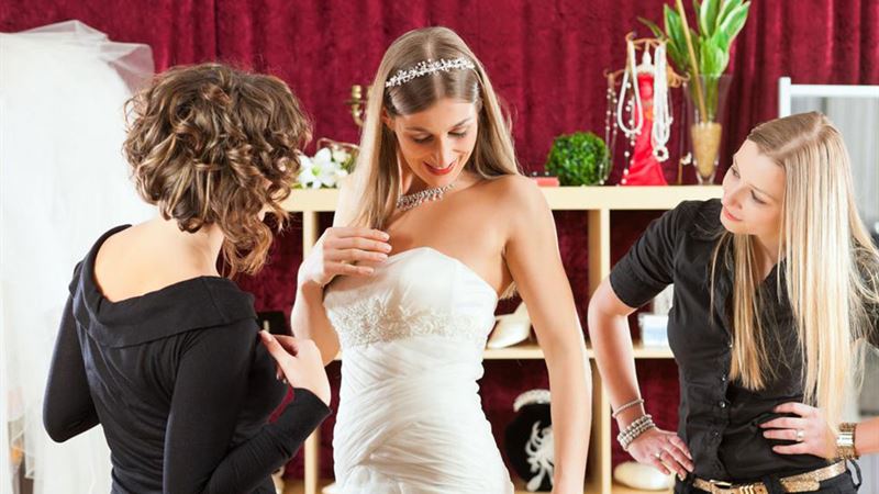 Essential Tips for Choosing the Perfect Wedding Attire