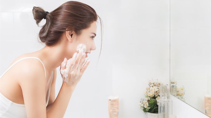Essential Guide to Selecting the Perfect Exfoliating Facial Scrub for Radiant Skin