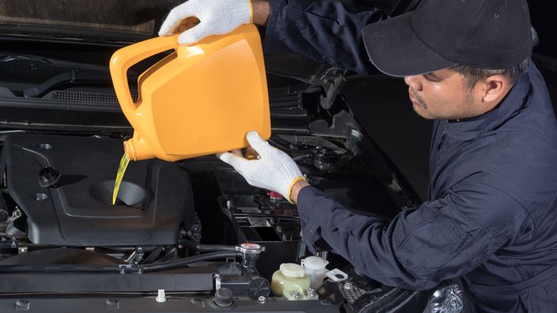Comprehensive Guide to Maintaining Your Vehicle with Proper Engine Oil Changes