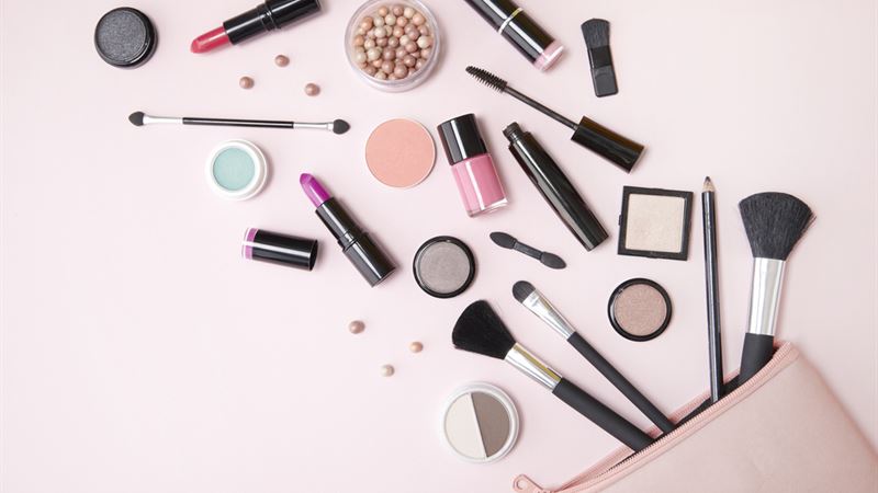 Top 5 Must-Have Beauty Products for a Flawless Look