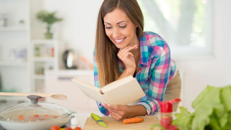 From Traditional Cookbooks to Digital Culinary Communities: The Evolution of Recipe Sharing